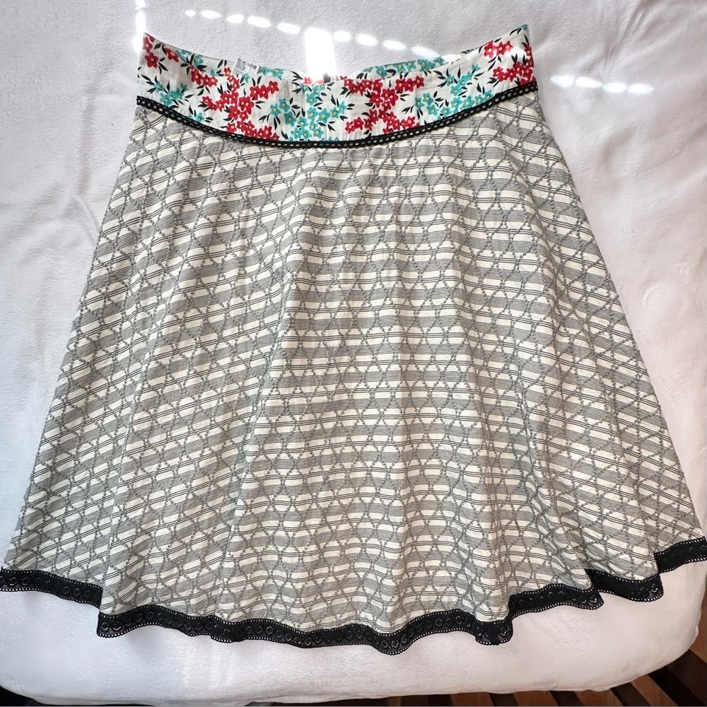 Vtg Custo Barcelona Embroidered Netting Pattern A-line Skirt 6 lace floral Y2K